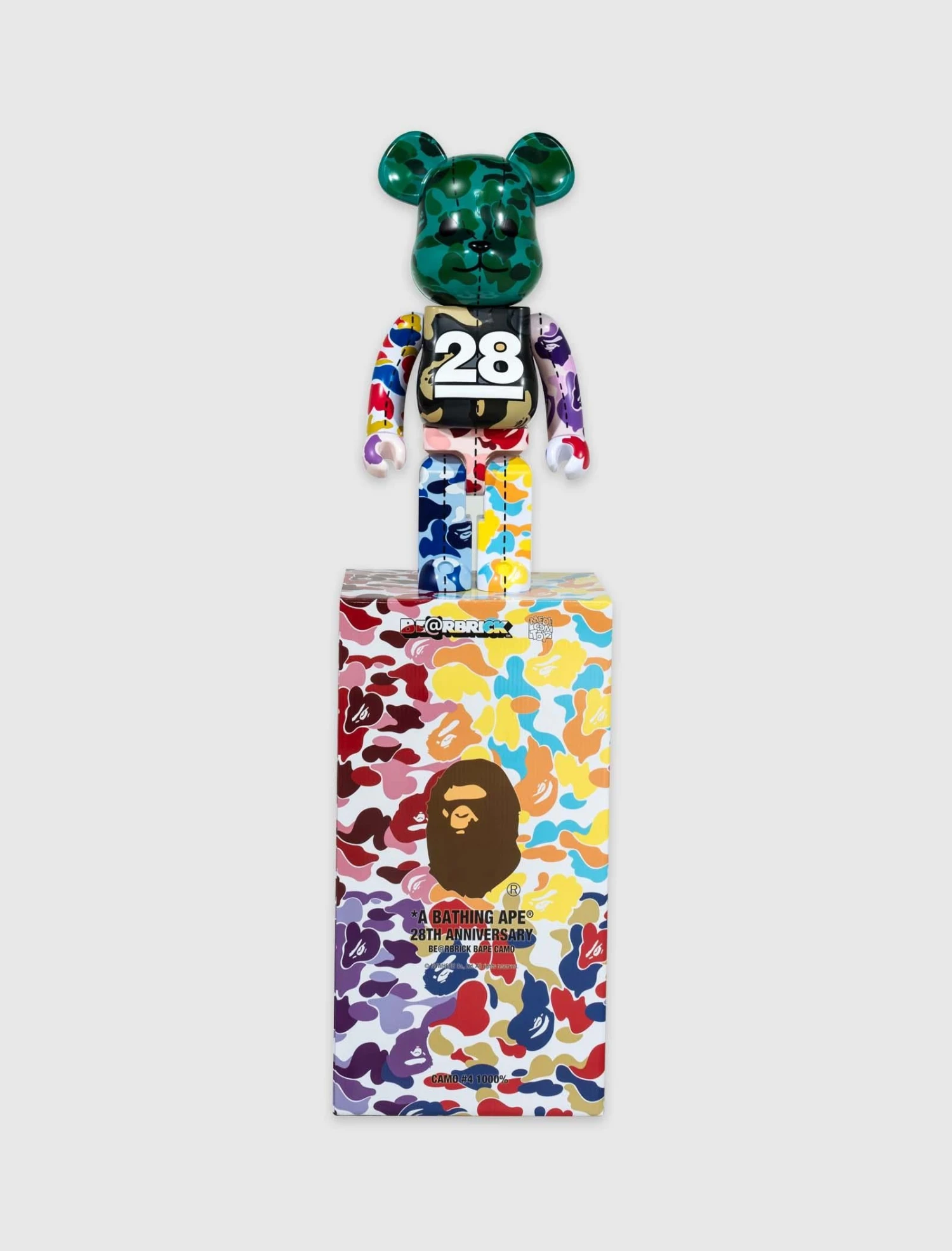 Medicom A BATHING APE 28TH ANNIVERSARY CAMO #4 1000% BEARBRICK 1 Medicom A BATHING APE 28TH ANNIVERSARY CAMO #4 1000% BEARBRICK