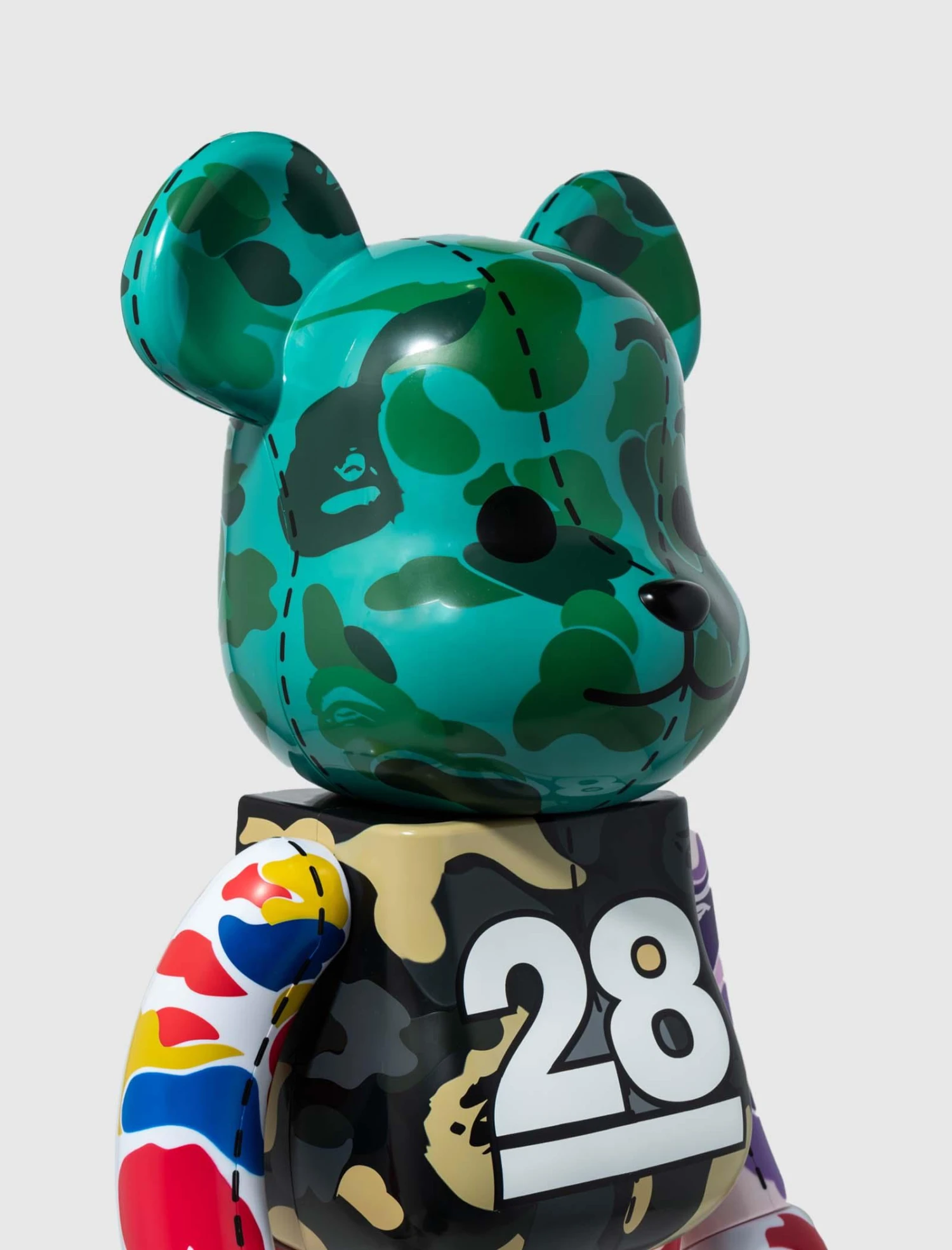 Medicom A BATHING APE 28TH ANNIVERSARY CAMO #4 1000% BEARBRICK 2 Medicom A BATHING APE 28TH ANNIVERSARY CAMO #4 1000% BEARBRICK - Image 2