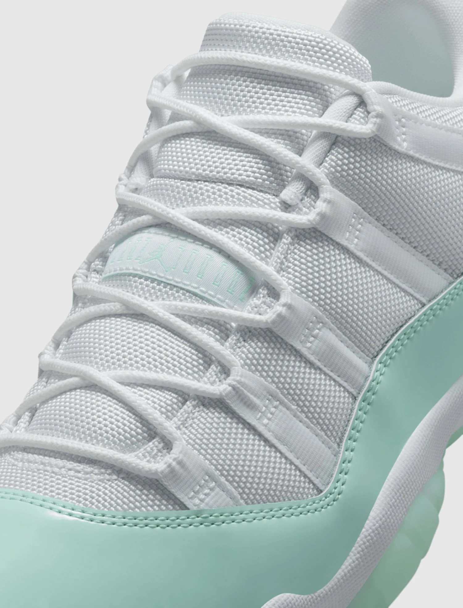 WOMEN'S AIR JORDAN 11 RETRO "IGLOO" 2 WOMEN'S AIR JORDAN 11 RETRO "IGLOO" - Image 2