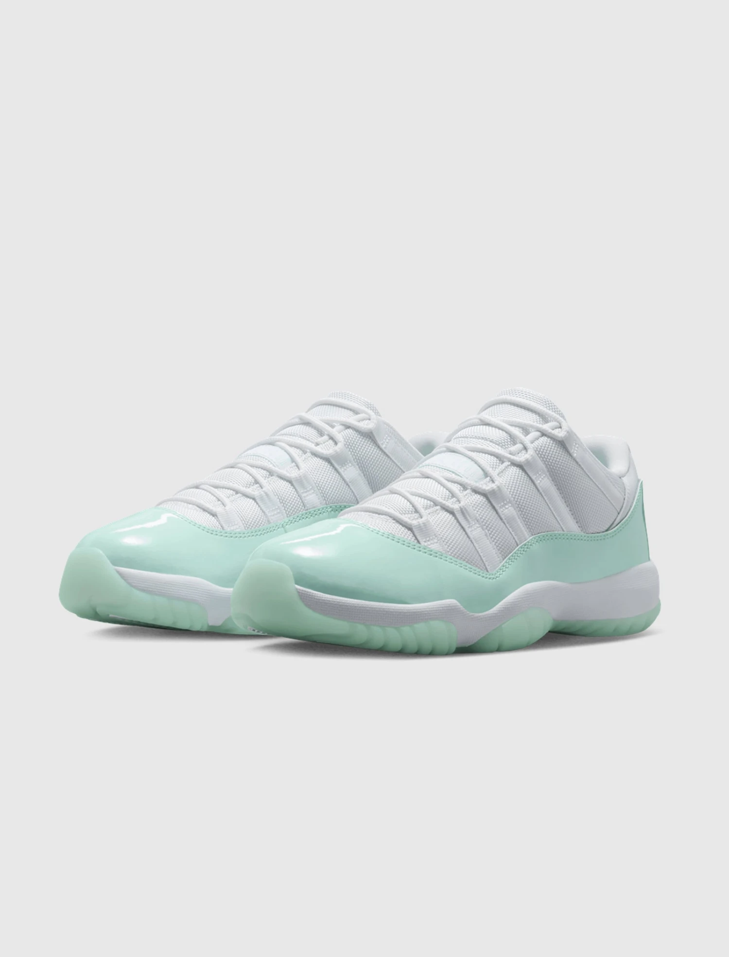 WOMEN'S AIR JORDAN 11 RETRO "IGLOO" 4 WOMEN'S AIR JORDAN 11 RETRO "IGLOO" - Image 4